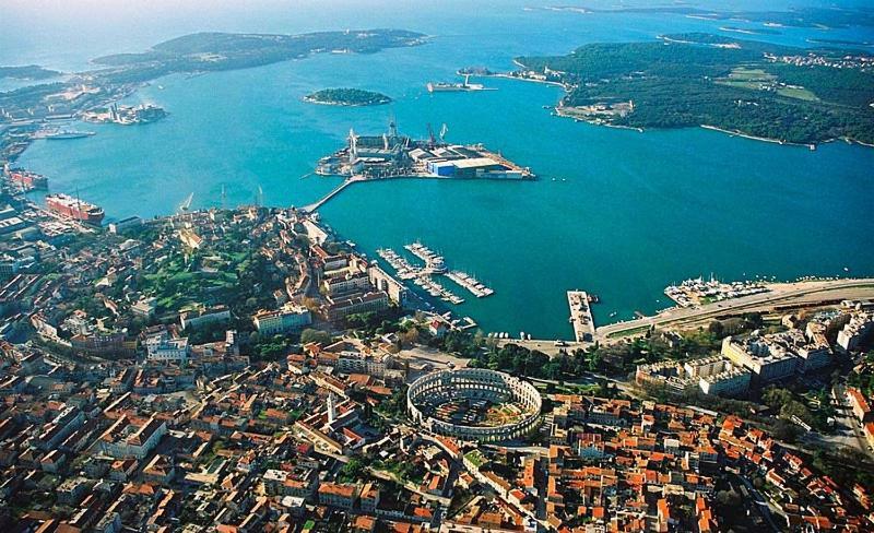 Apartman Adriatic Póla Kültér fotó